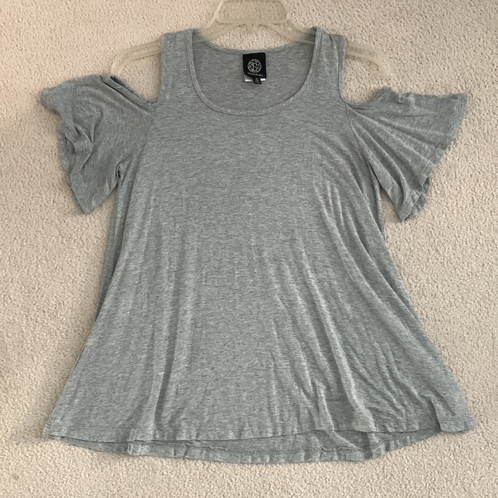 🔹 3/$20 🔹 Bobeau Cold-Shoulder Top